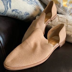 Dolce Vita NWOT, leather, nude flats